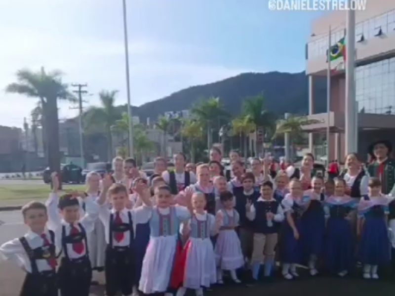 🌻 *Feliz dia do Folclore* 🌻 *Parabéns a todos que através da arte da dança mantém vivo o FOLCLORE ALEMÃO!* 🇩🇪